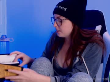 webcam girl delilahreads live cam image #7612458