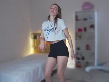 webcam girl pion_white live cam image #2032080
