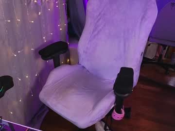 webcam girl _biscuitty live cam image #10500027