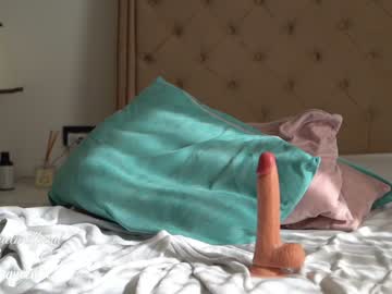 webcam girl layanaqueen live cam image #6129997