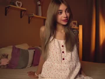 webcam girl cuteelsa_ live cam image #7705175