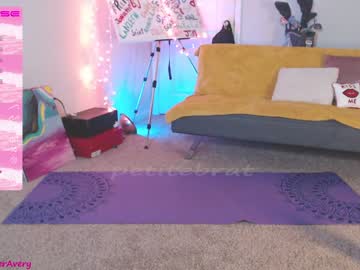 webcam girl petitebrat live cam image #5377154