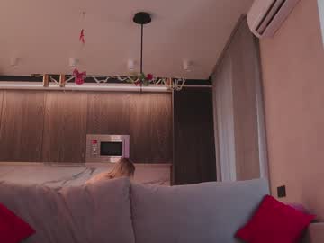 webcam girl angella_kleee live cam image #5124600