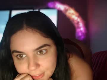 webcam girl gia_is_horny live cam image #10343700