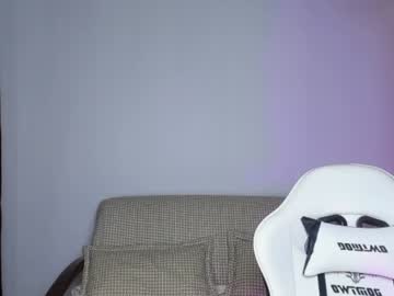 webcam girl alisaa_01 live cam image #9590837