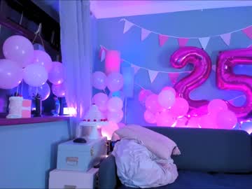 webcam girl littlee33 live cam image #6712824