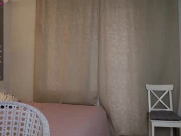 webcam girl _guesswhat_ live cam image #1636395