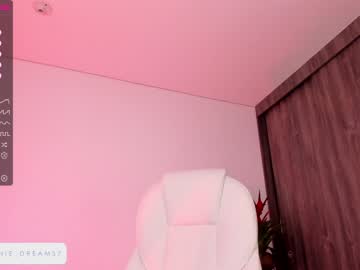 webcam girl annie_dreams live cam image #4099255