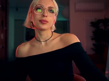 webcam girl artmosphera live cam image #9533788