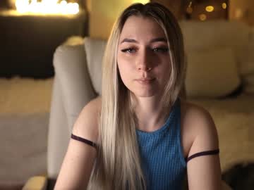 webcam girl owlluree live cam image #8448147