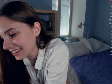 webcam girl youne_and_beautiful live cam image #6032448