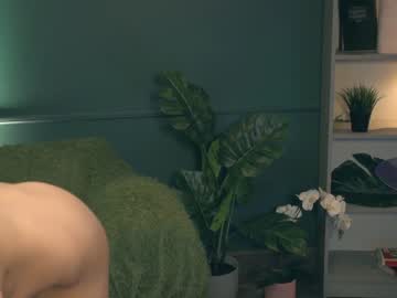 webcam girl lolly_bella_ live cam image #1012570
