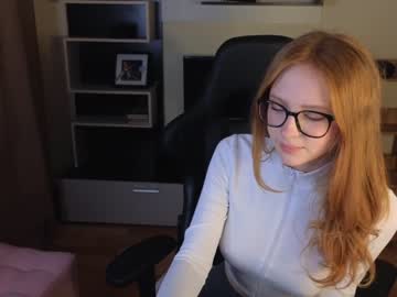 webcam girl plastic_beach live cam image #8501814
