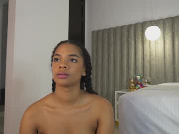 webcam girl camilitasu live cam image #10501187