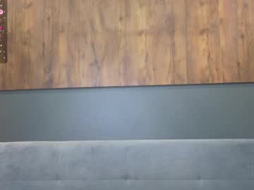 webcam girl rainauge live cam image #12878306
