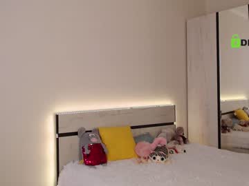 webcam girl princess_lolli live cam image #4744342