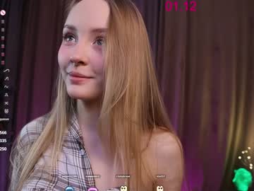 webcam girl lissa_meooow live cam image #11188016