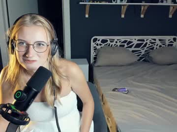webcam girl mind_of_heart live cam image #10329230