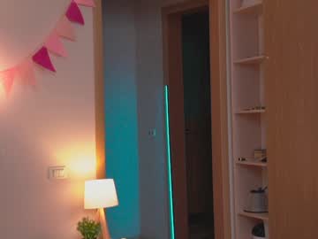 webcam girl tiny_miracle live cam image #9965778