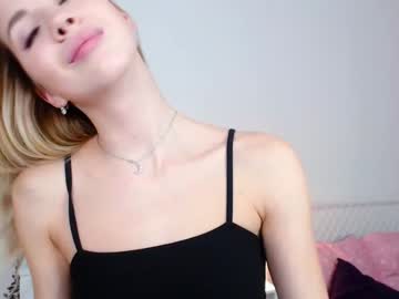 webcam girl emmi_rosee live cam image #1205866