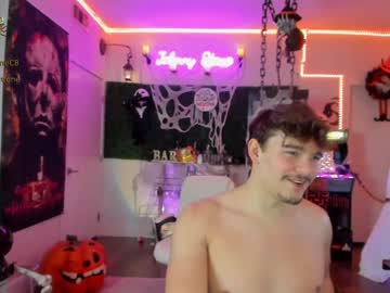 webcam man thejohnnystone live cam image #3775921