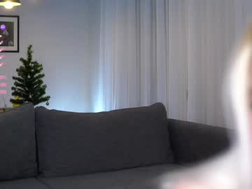 webcam girl maureensgame live cam image #11425497
