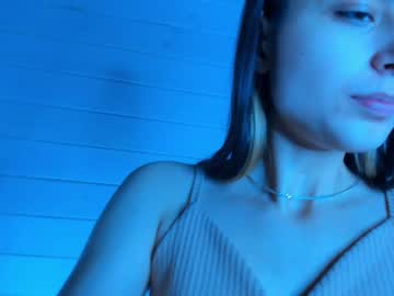 webcam girl twinkle_planet live cam image #3995233