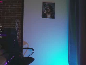 webcam girl yolandabertha live cam image #6142783