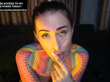 webcam girl laurakozlov live cam image #8189471