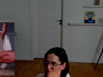 webcam girl legswattitude live cam image #8700481