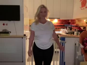 webcam girl kiradivine live cam image #5797280