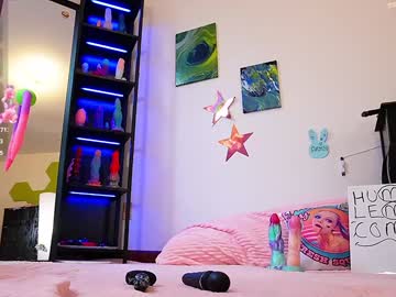 webcam girl emmasky69 live cam image #13036766