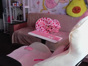 webcam girl yumi_uwu live cam image #2378762
