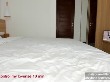 webcam girl carolinaherera live cam image #3416388