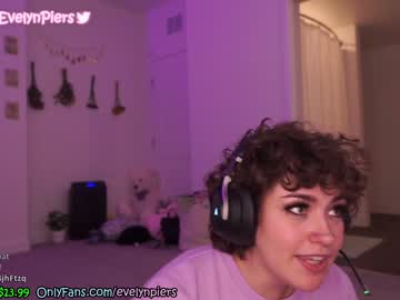 webcam girl evelynpiers live cam image #3404278