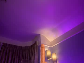 webcam girl littlee33 live cam image #12183418