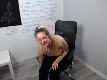 webcam girl yourcrazyneightbor live cam image #3657189