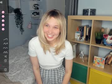 webcam girl summer_lilac live cam image #10389373