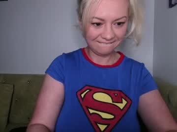 webcam girl kiradivine live cam image #4739622