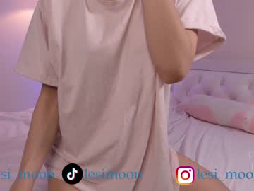 webcam girl lesi_moon live cam image #8582250