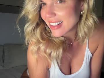 webcam girl iiivy_ live cam image #12628055