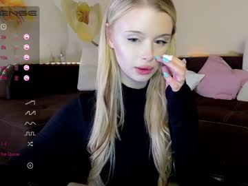 webcam girl blonde__outlaw live cam image #2638564