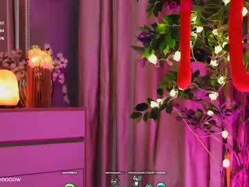 webcam girl lissa_meooow live cam image #11901047