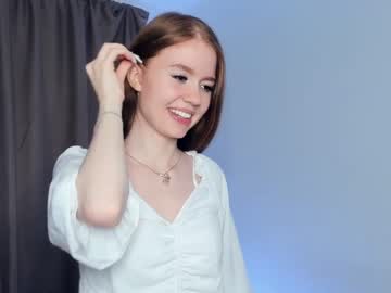 webcam girl tiny_heaven live cam image #7209719