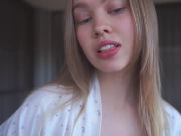 webcam girl bibi_it_is live cam image #7215937