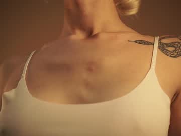 webcam girl cuteelsa_ live cam image #6574189