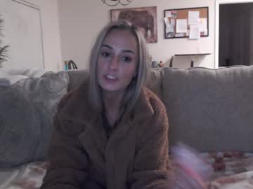 webcam girl holihurricane live cam image #11058130