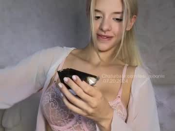webcam girl lesi_moonie live cam image #9993796