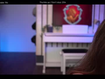 webcam girl hermione_potter_couple live cam image #2317077