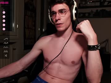 webcam man dumbnerd3 live cam image #6625615